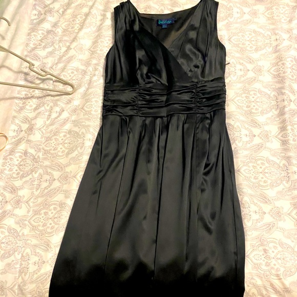 Dress - Picture 1 of 2